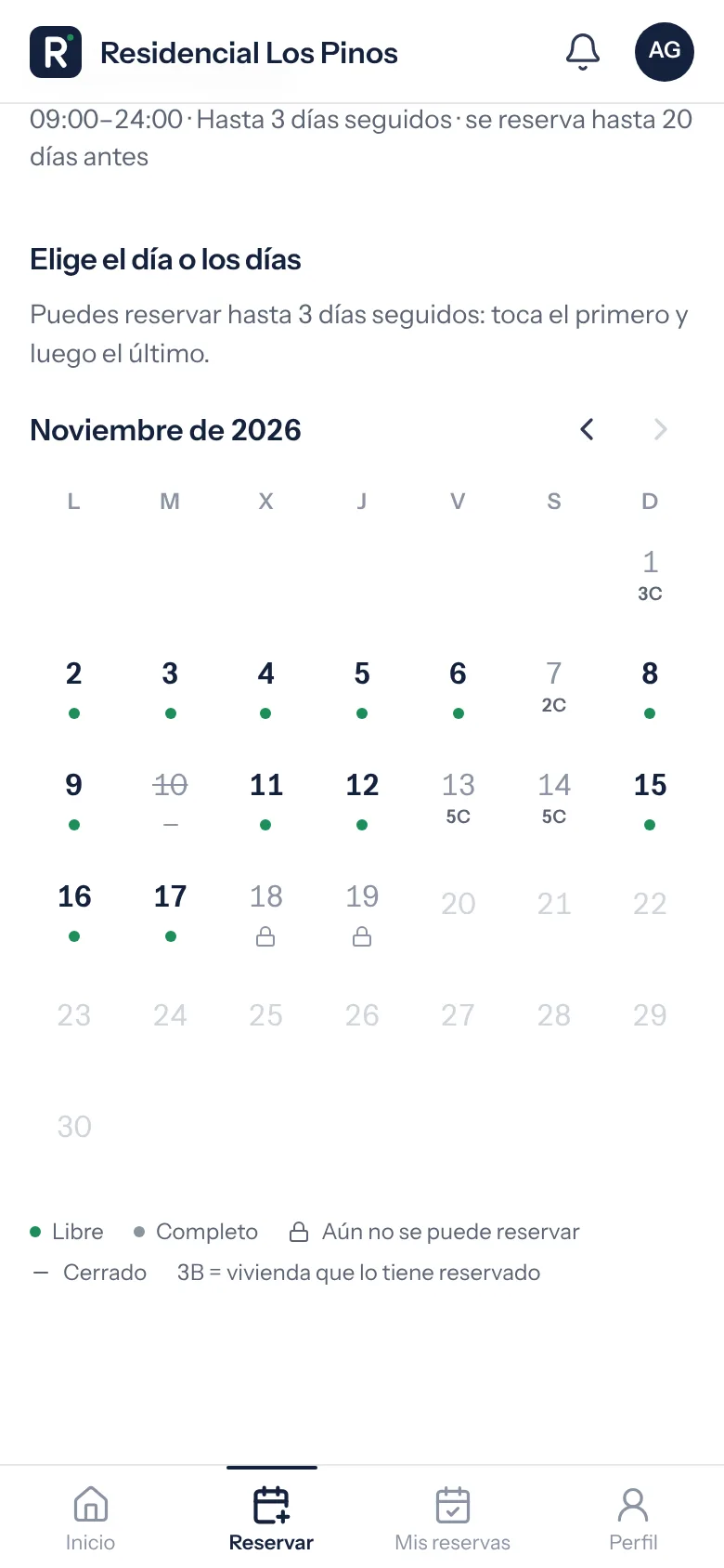 Calendario del salón de fiestas: días libres, días reservados con la vivienda que los tiene y un día cerrado por pintura